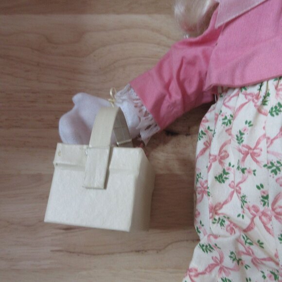 Precious Moments - A Friend for All Seasons - Brooke Spring 16" Doll - VTG #1069 - Picture 6 of 13